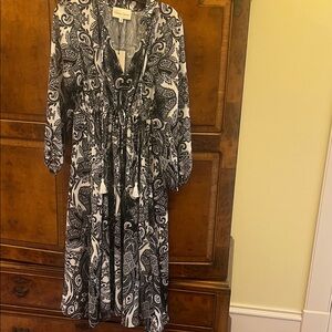 Cara Cara Black and White Paisley Long Sleeve Dress